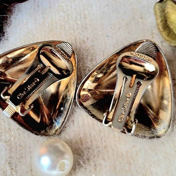 Authenticated Preowned Christian Dior Vintage Gold Tone Pyramid Clip Earring - Picture 10 of 10